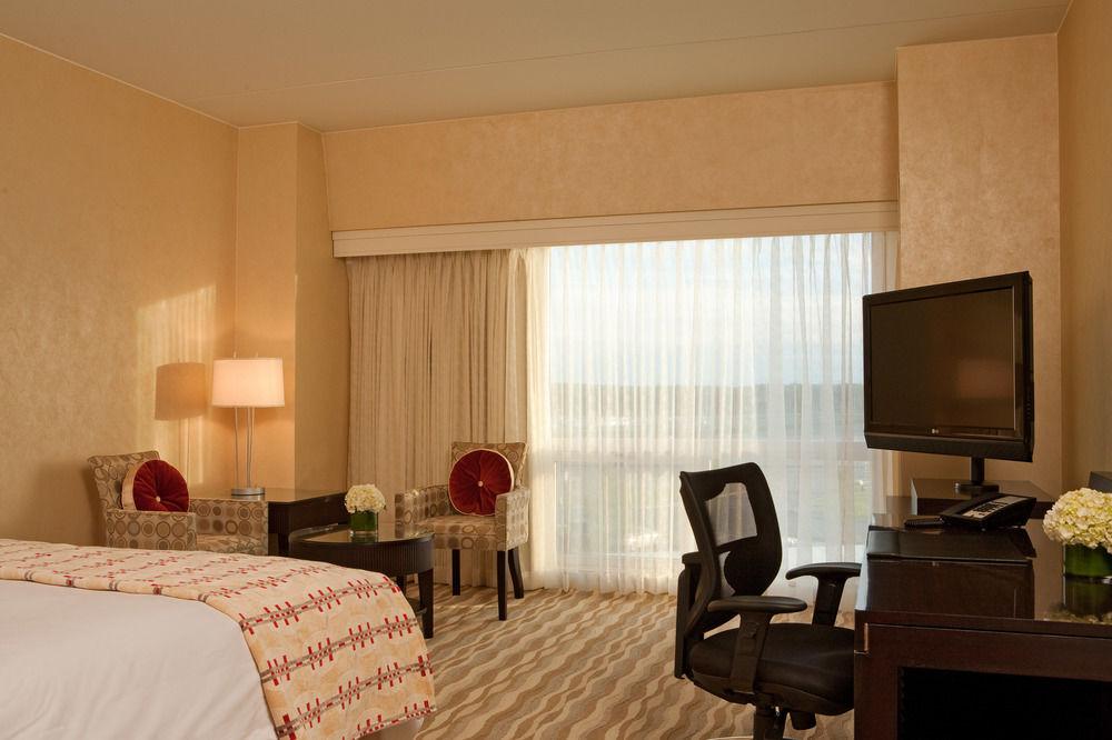 เรเนซองส์ บอสตัน แพทริออต เพลส โฮเทล Hotel ฟอกซ์โบโร ภายนอก รูปภาพ