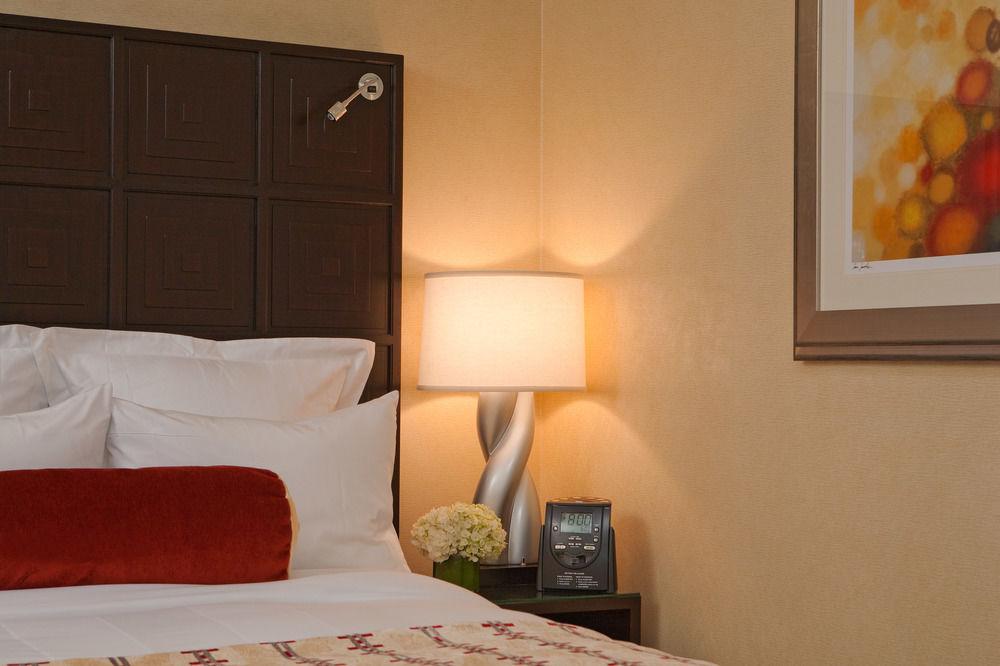 เรเนซองส์ บอสตัน แพทริออต เพลส โฮเทล Hotel ฟอกซ์โบโร ภายนอก รูปภาพ